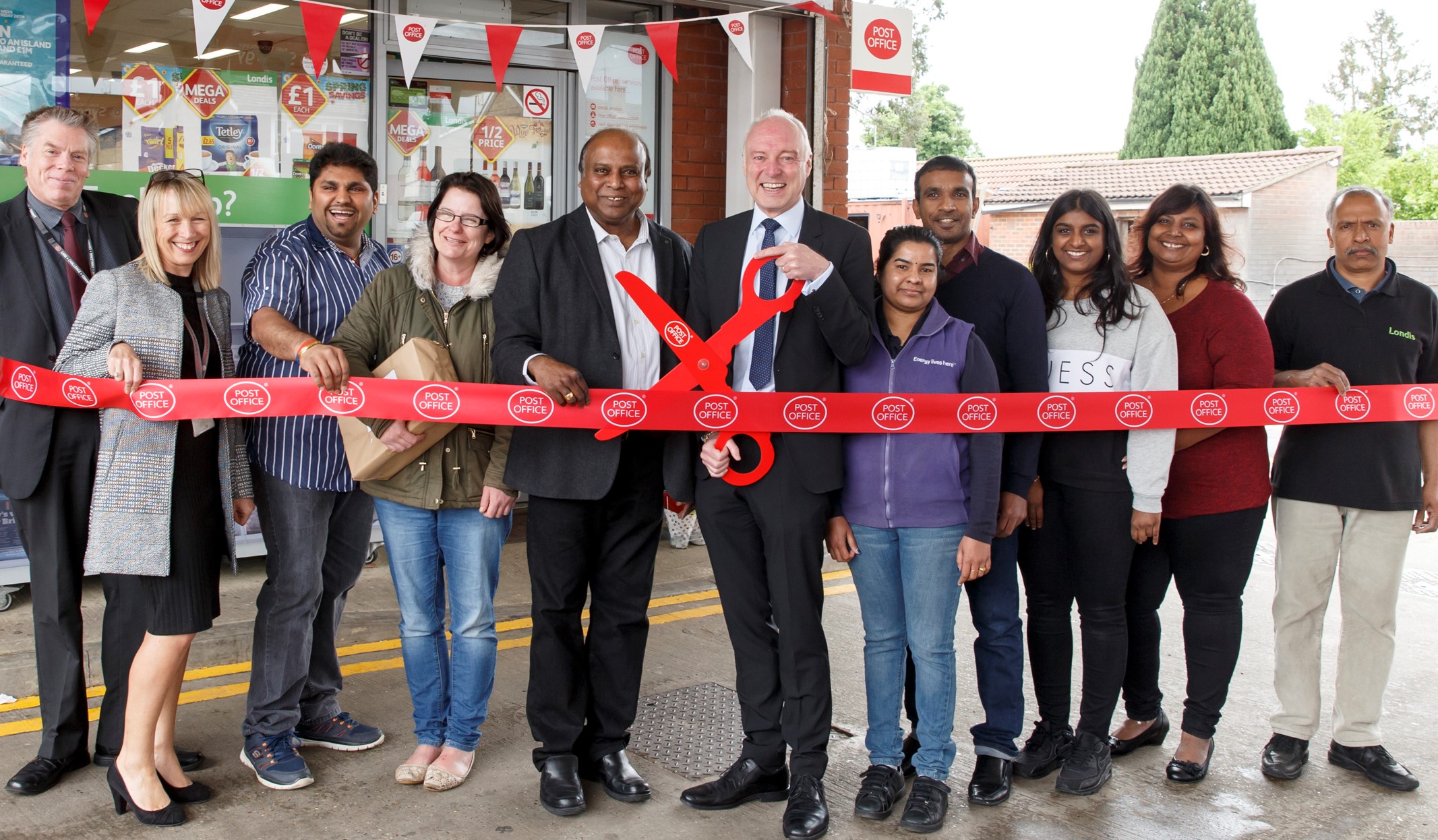 Chief executive opens relocated village post office - with increased opening hours - Halstead Gazette